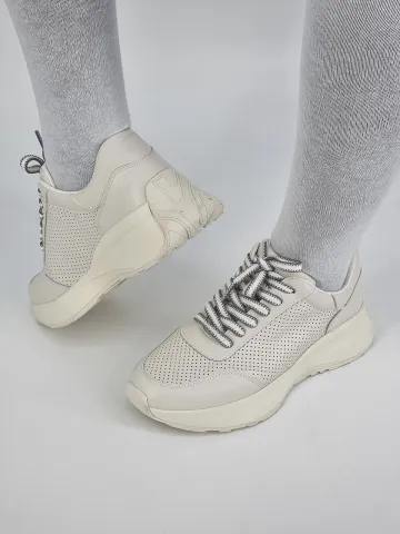 Кроссовки женские