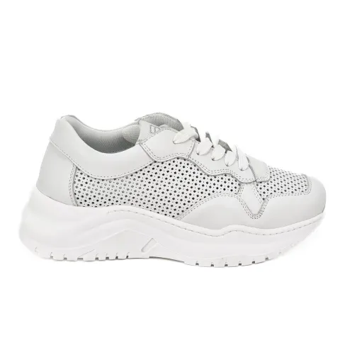 Кроссовки женские