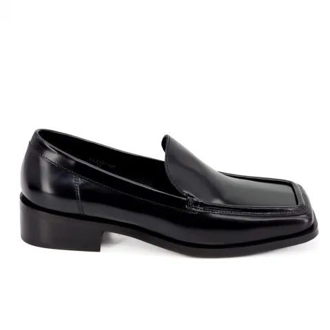 Лоферы женские