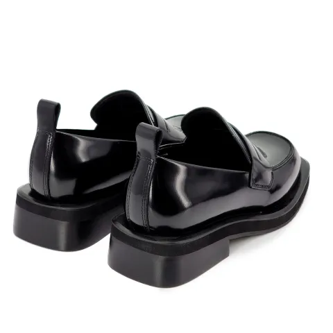 Лоферы женские