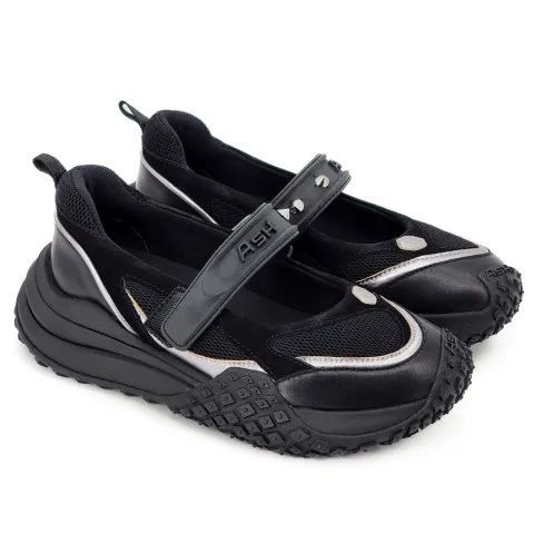 Кроссовки женские