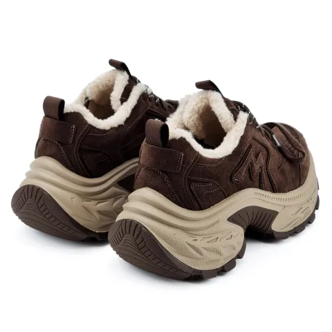 Кроссовки женские