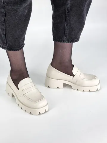 Лоферы женские