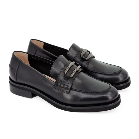 Лоферы женские