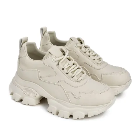 Кроссовки женские