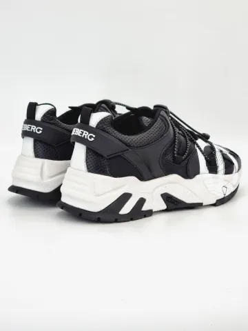 Кроссовки женские