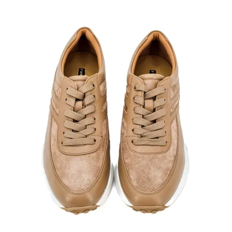 Кроссовки женские