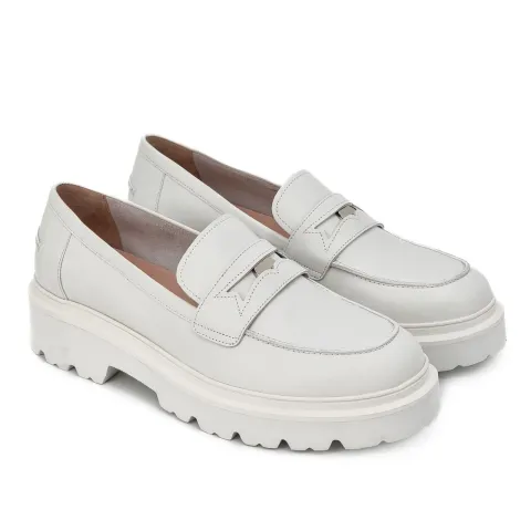 Лоферы женские