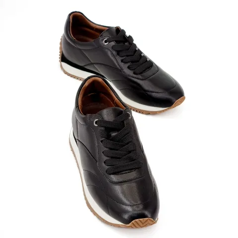 Кроссовки женские