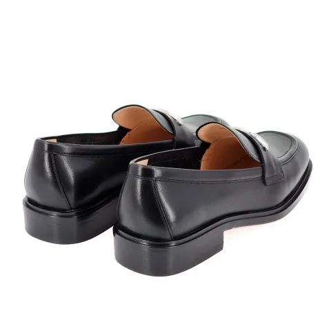 Лоферы женские