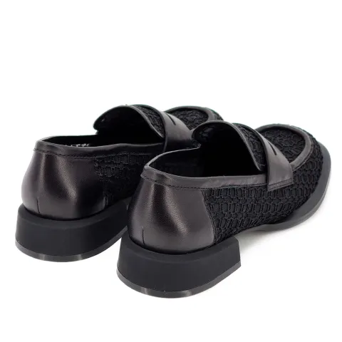 Лоферы женские