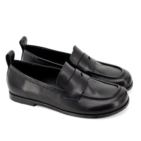 Лоферы женские