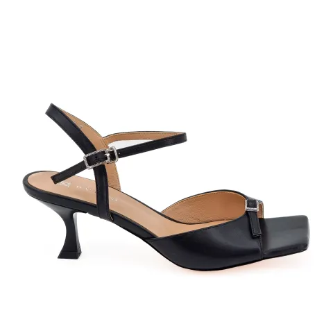 Босоножки женские