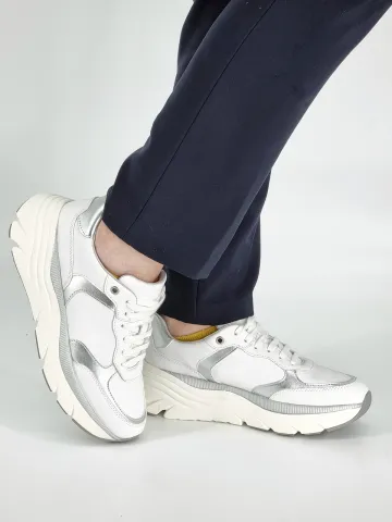 Кроссовки женские