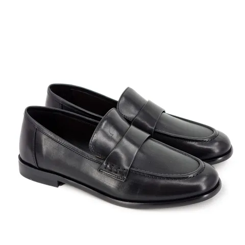 Лоферы женские