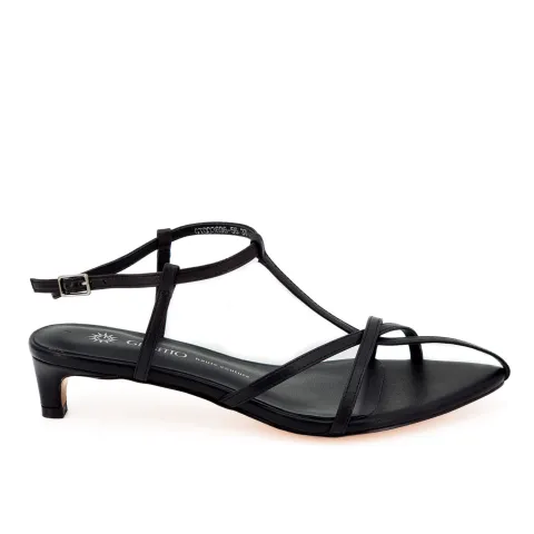 Босоножки женские