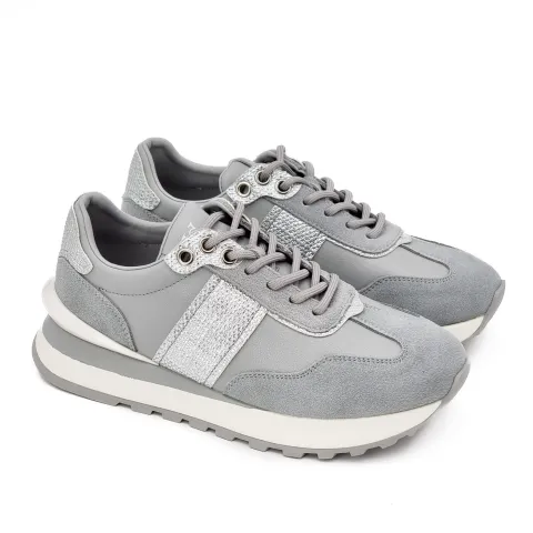 Кроссовки женские