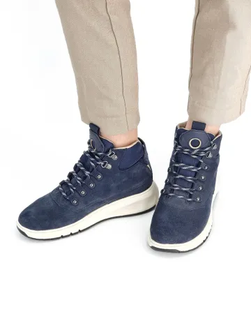 Кроссовки женские