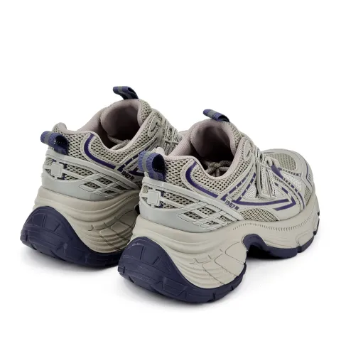 Кроссовки женские