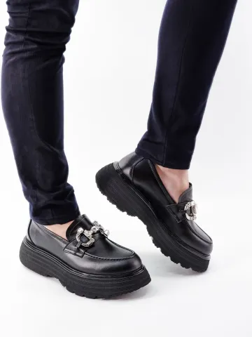 Лоферы женские