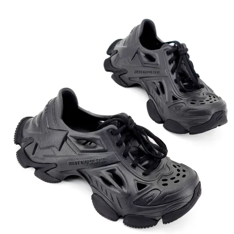 Кроссовки женские