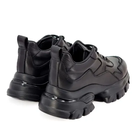 Кроссовки женские