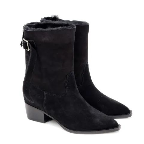 Казаки женские