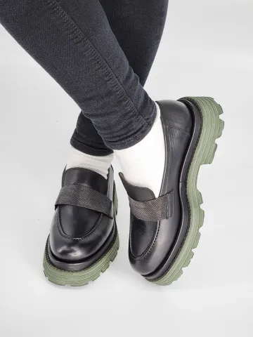 Лоферы женские