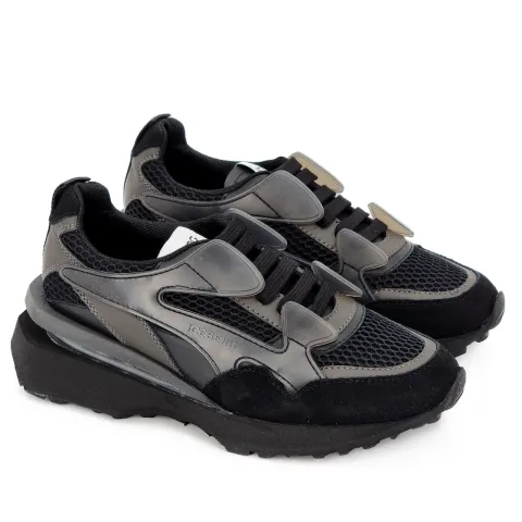 Кроссовки женские