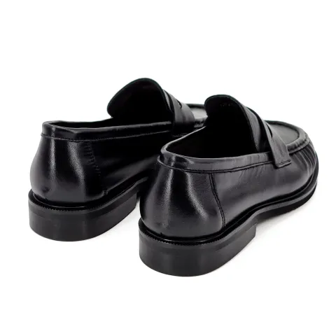 Лоферы женские