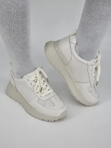 Кроссовки женские