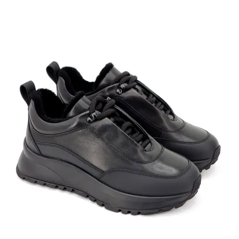 Кроссовки женские