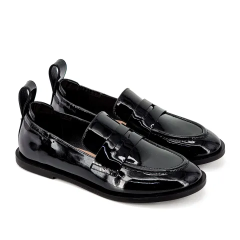 Лоферы женские