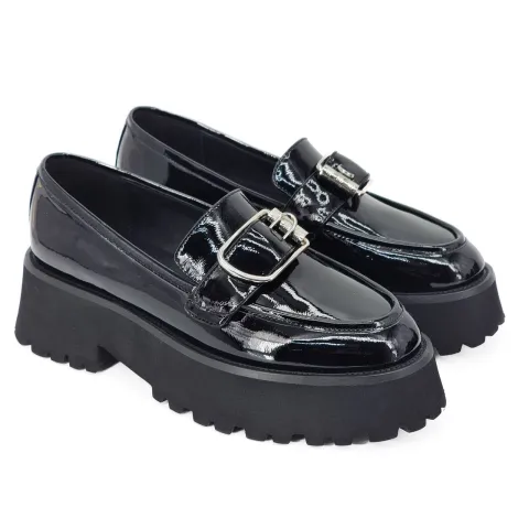 Лоферы женские