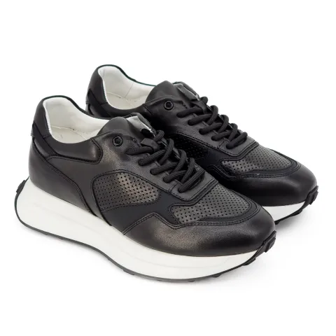 Кроссовки женские