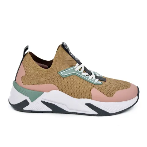 Кроссовки женские