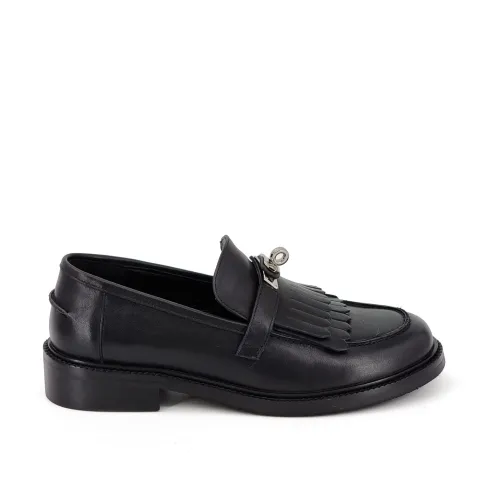 Лоферы женские