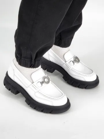 Лоферы женские