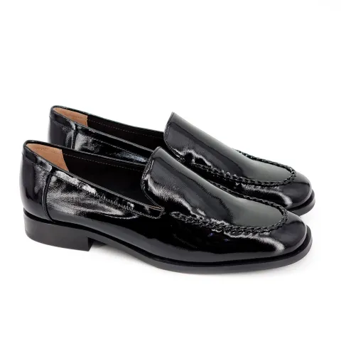 Лоферы женские