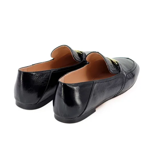 Лоферы женские