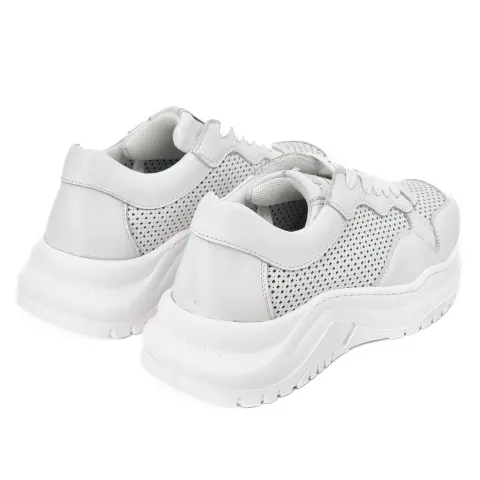 Кроссовки женские