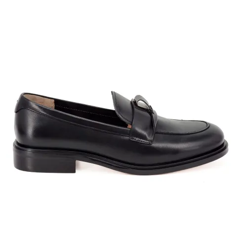 Лоферы женские