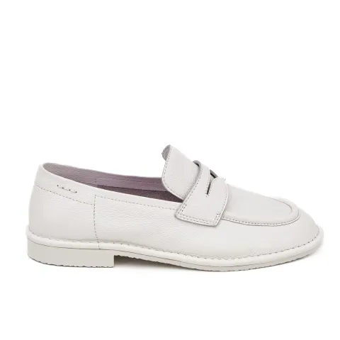 Лоферы женские