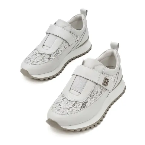 Кроссовки женские