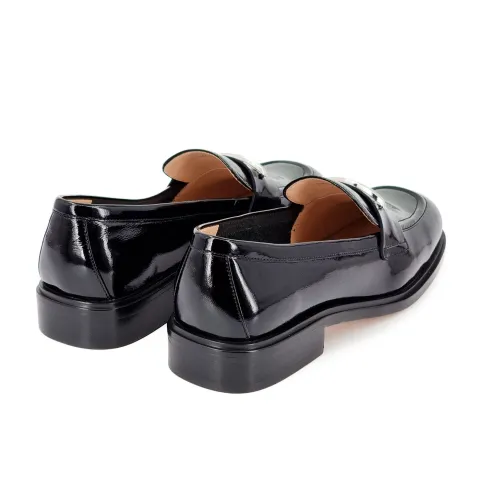 Лоферы женские