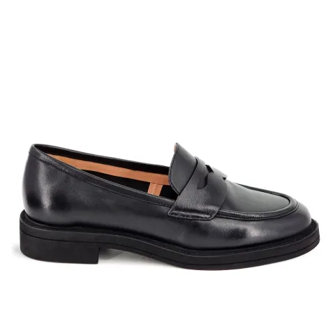 Лоферы женские