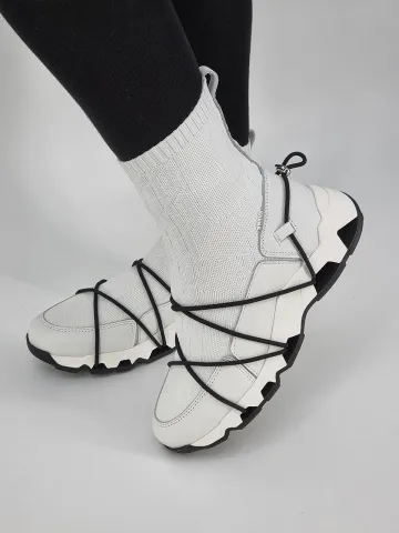 Кроссовки  женские