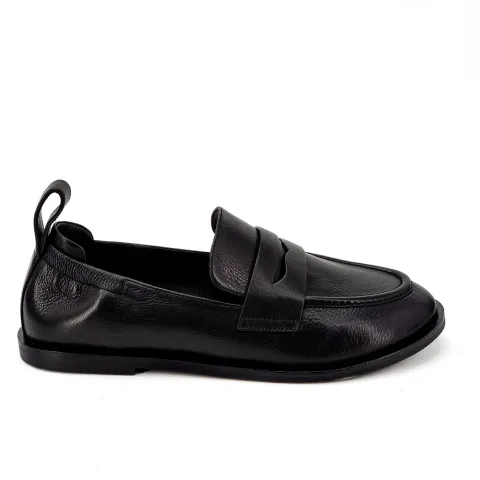 Лоферы женские