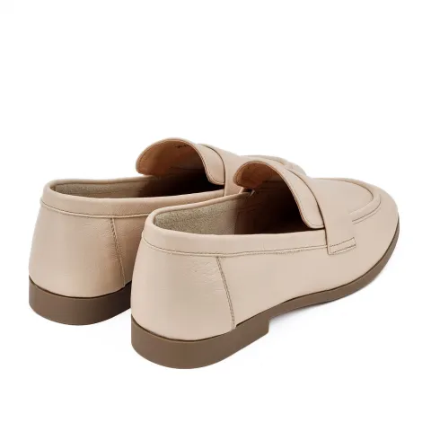 Лоферы женские