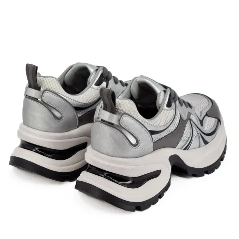 Кроссовки женские